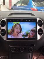 Original Style 10.5″ Android Car Stereo with CarPlay for 2010–2017 Volkswagen Tiguan (DZ-101) - Image 2